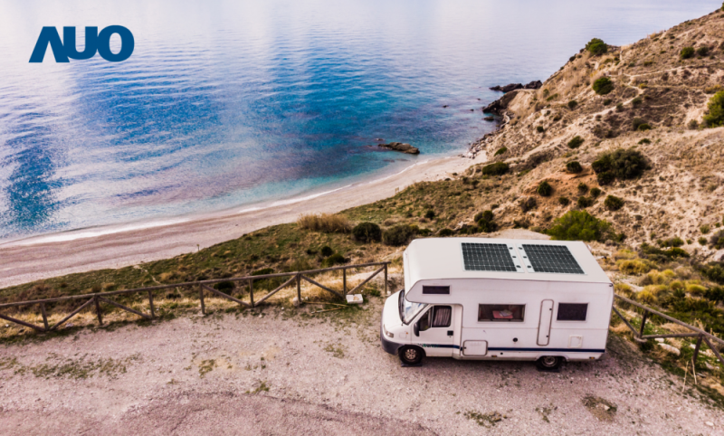 「可撓輕量化太陽光電板SunCurva」使用輕量特殊耐候型複合板取代傳統太陽能板的玻璃前板，不僅降低70%重量，每米平方僅3Kg；具有抗衝擊性能及通過電磁相容性測試，可應用於交通運輸工具，如露營車、遊艇等